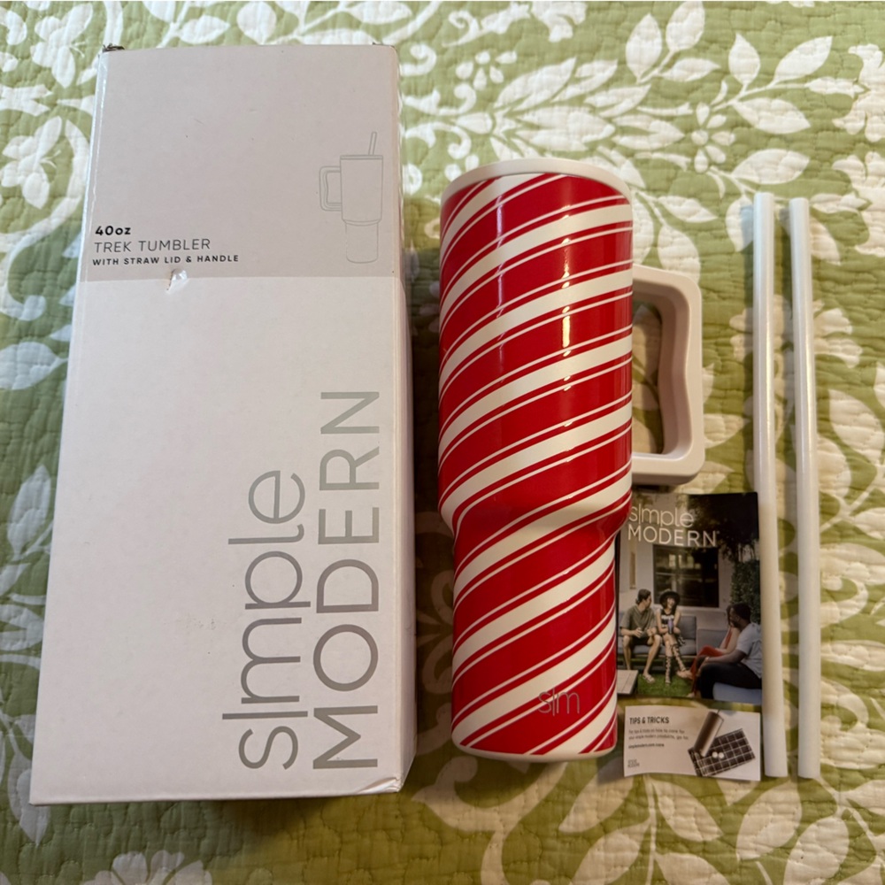 Limited Edition Simply Modern 40oz Candy Cane ⭐️FINAL PRICE⭐️